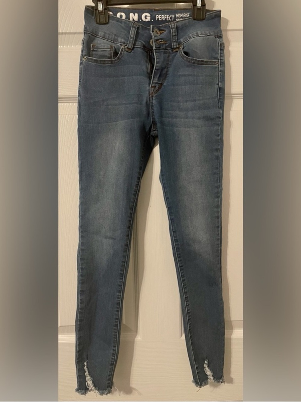 High-Rise Skinny Jeans in Medium Blue Wash